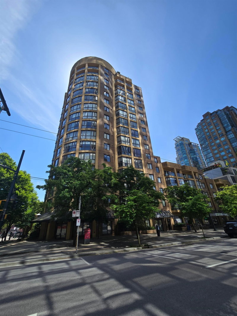903 - 488 Helmcken Street