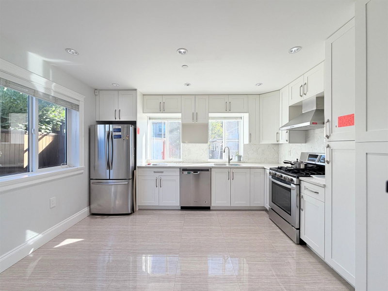 2532 5th Av W