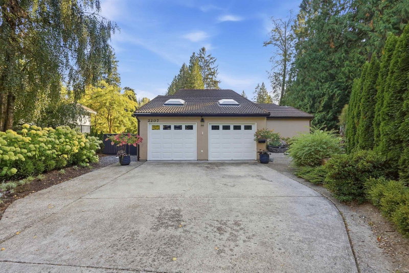 2207 Tanager Place