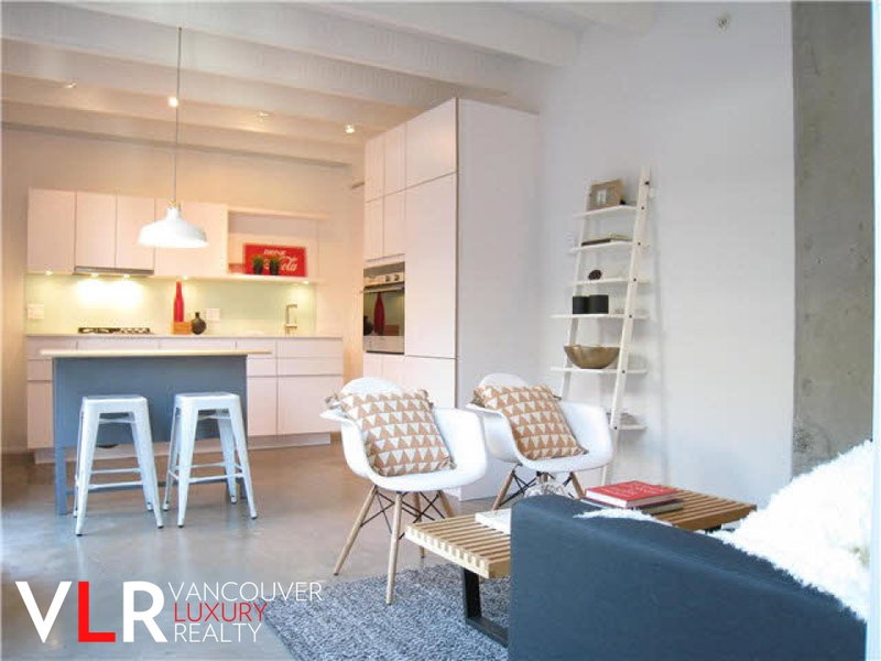 803 - 219 Georgia Street E