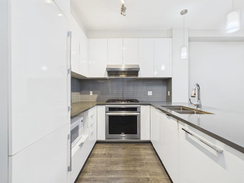 118 - 9399 Alexandra Road