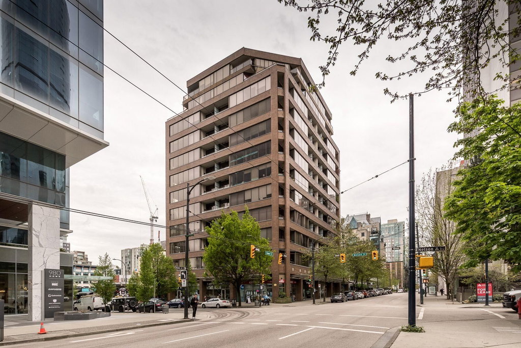 201 - 1010 Howe Street 3