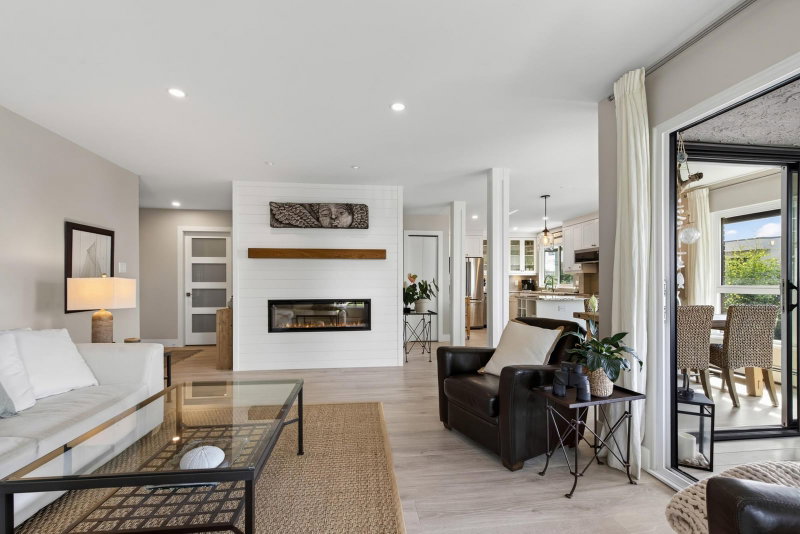 302 - 1290 Martin Street