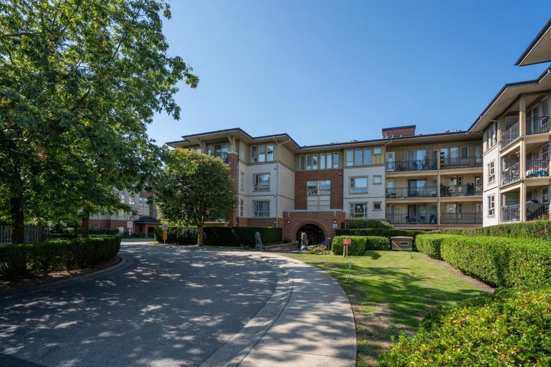 2102 - 5113 Garden City Road