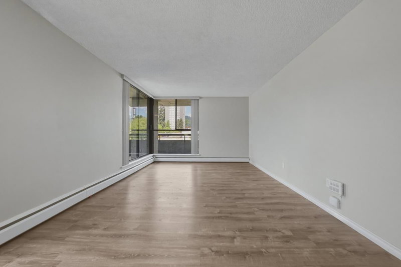 302 - 3755 Bartlett Court