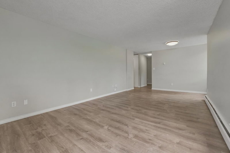 302 - 3755 Bartlett Court