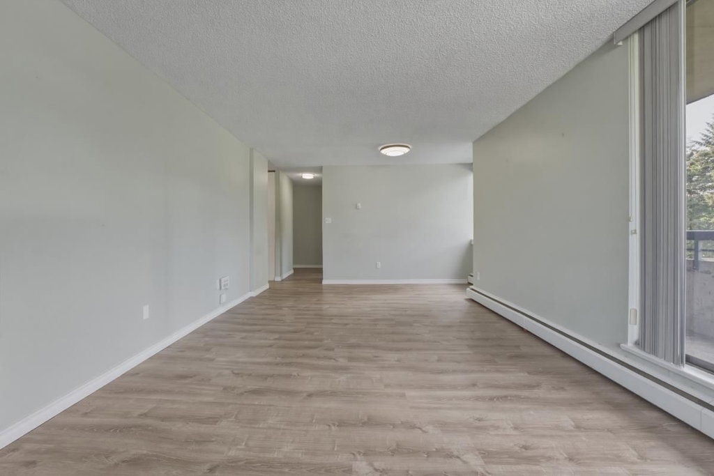 302 - 3755 Bartlett Court 4