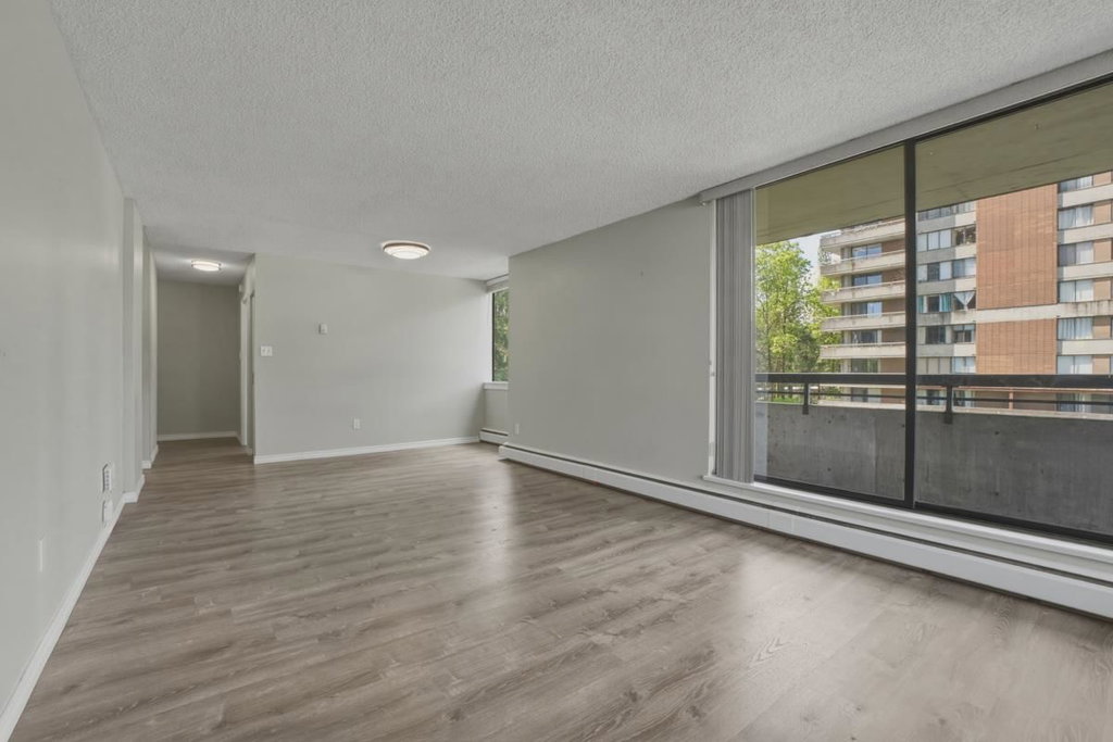 302 - 3755 Bartlett Court 5