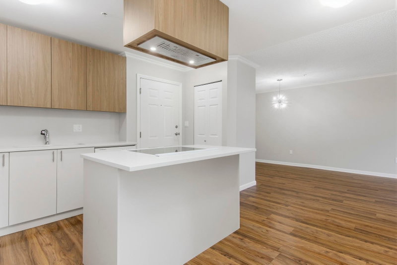 B105 - 40120 Willow Crescent