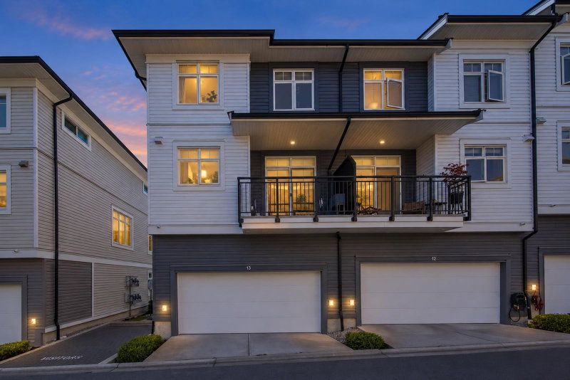 13 - 2070 Oak Meadows Drive