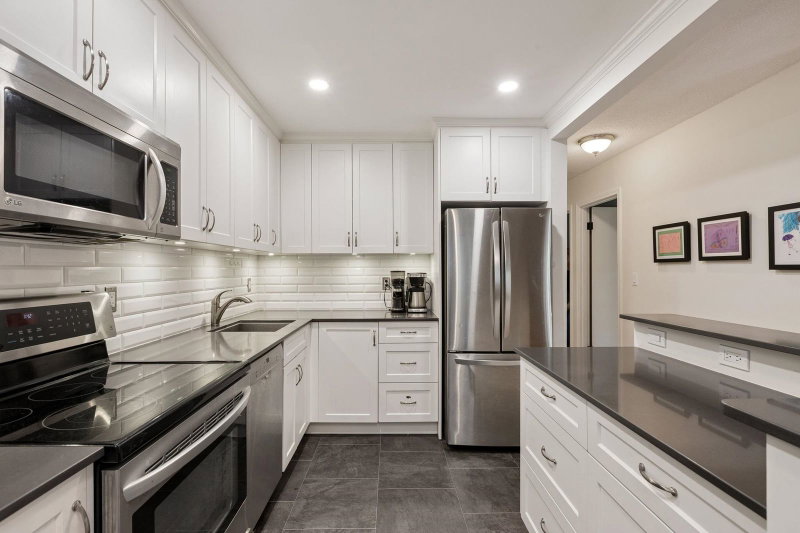 209 - 310 3rd Street E