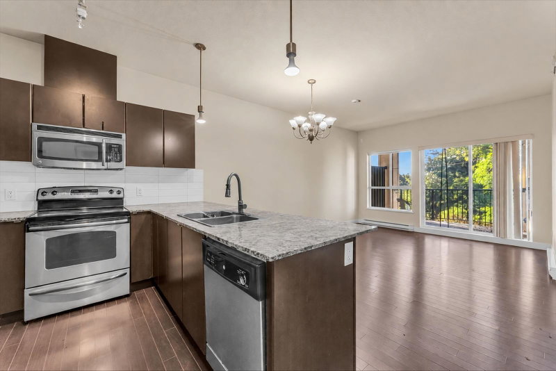 409 - 9655 King George Boulevard
