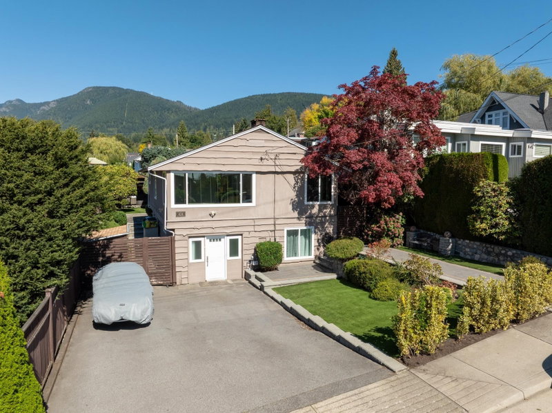 424 Queens Road W