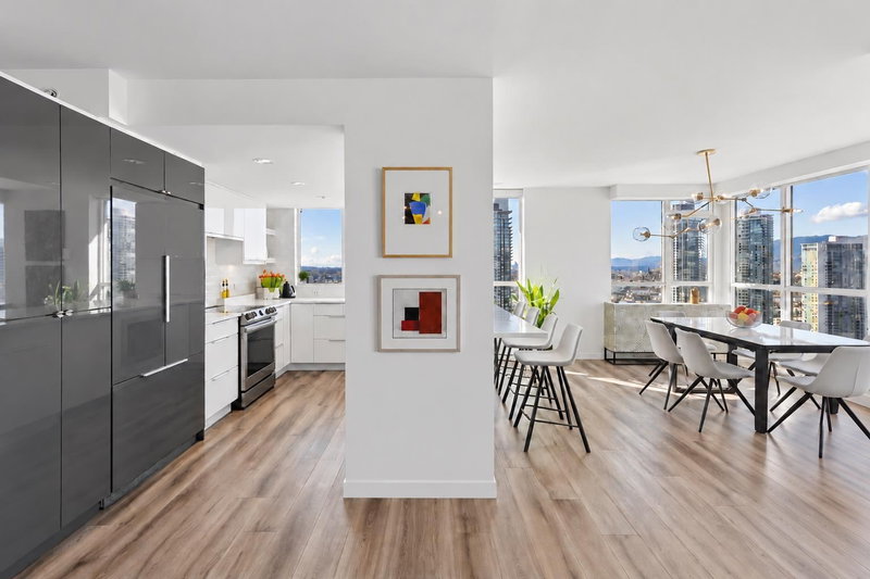 3203 - 2138 Madison Avenue