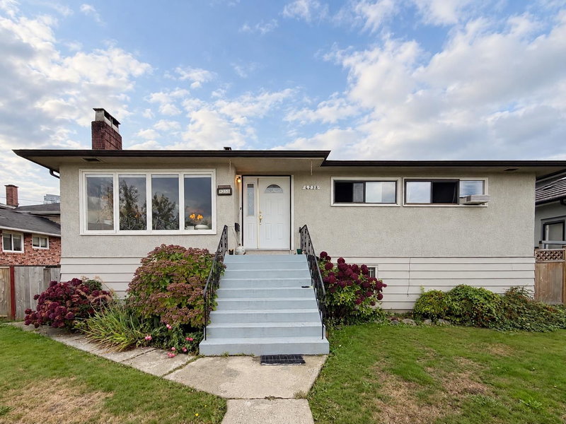4238 Price Crescent