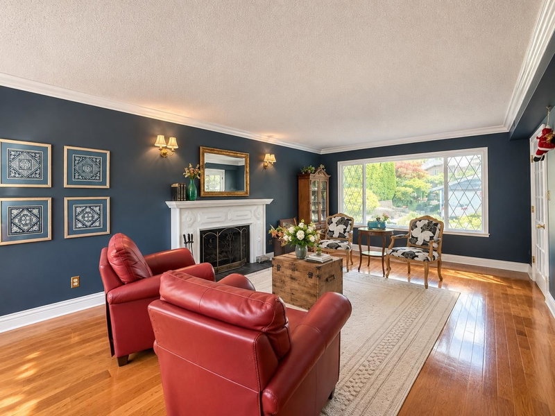 2718 Byron Place