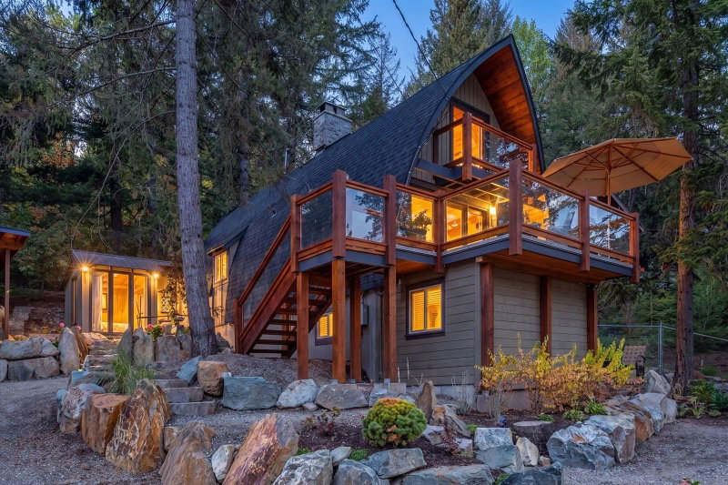 9226 Emerald Drive