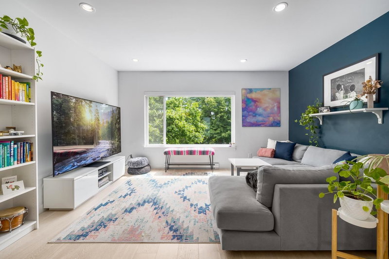 109 - 453 16th Avenue E