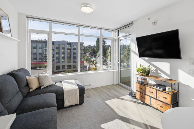 602 - 200 Nelson's Crescent