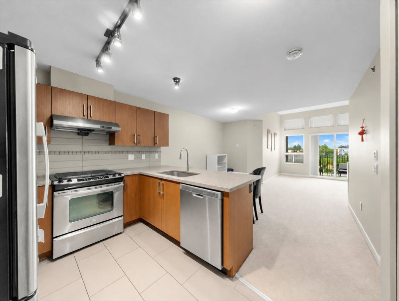 422 - 6828 Eckersley Road