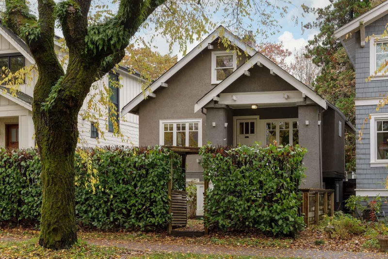 2106 6th Avenue E
