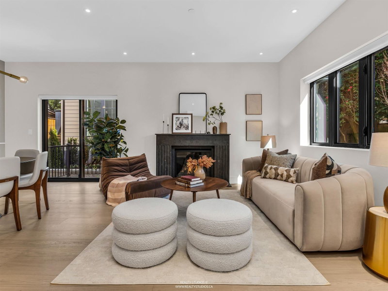 2 - 4088 Maple Crescent