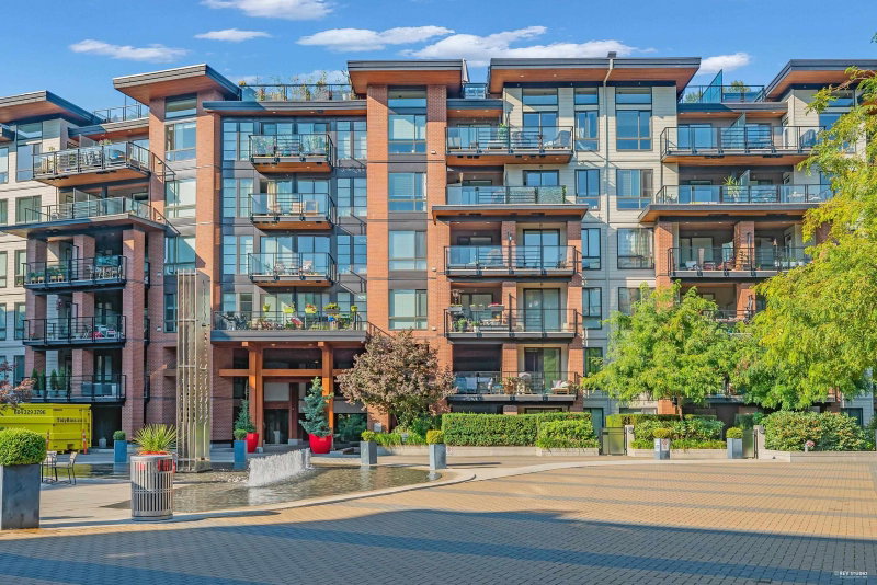226 - 723 3rd Street W