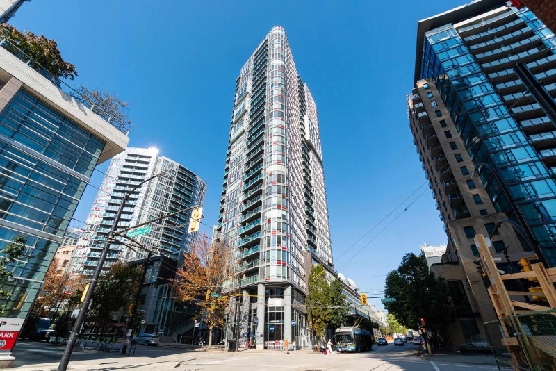 3301 - 233 Robson Street