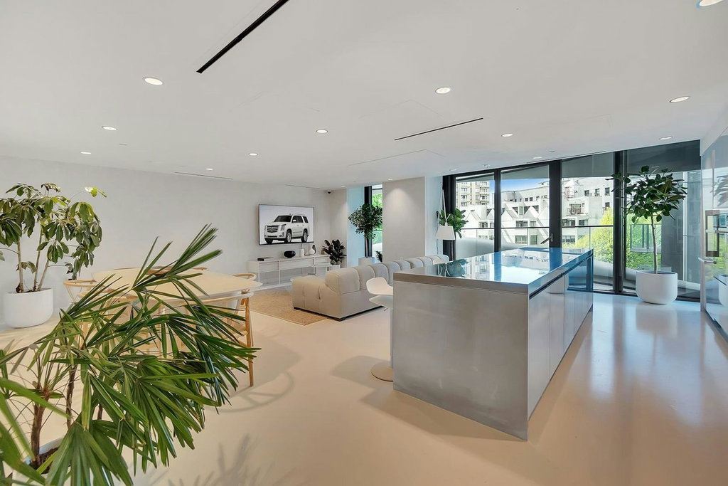 2008 - 1033 Neslon Street 5