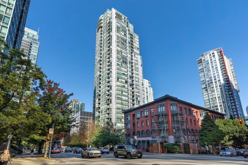607 - 1239 Georgia Street W