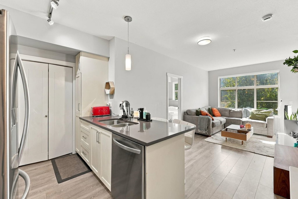 310 - 2855 156 Street 4