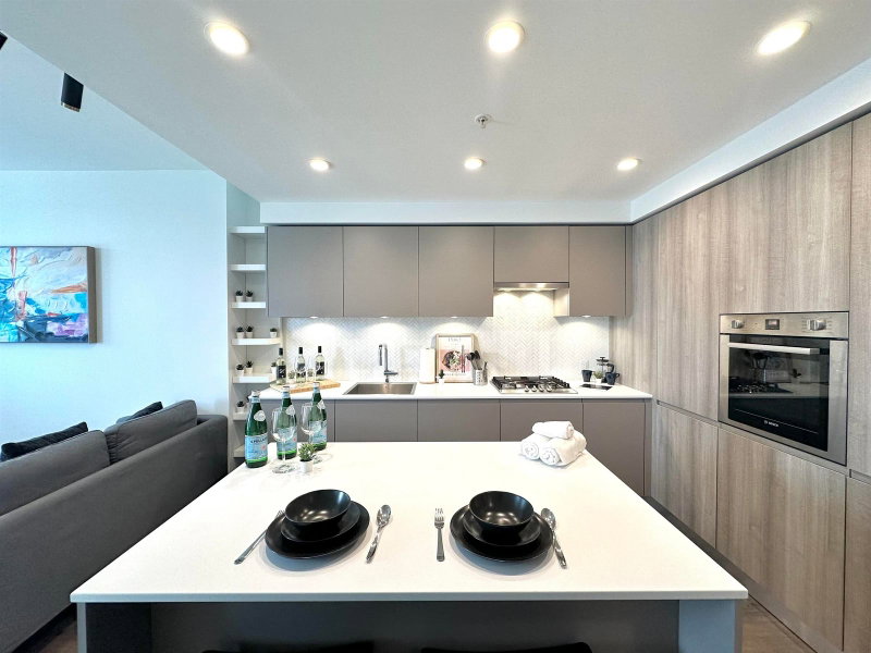 2511 - 3833 Evergreen Place
