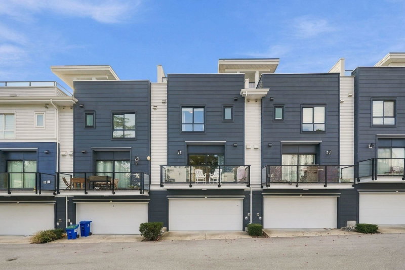 202 - 2277 Oak Meadows Drive