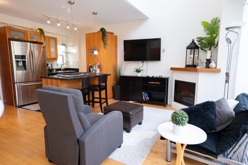 TH02 - 1228 West Hastings Street Street W