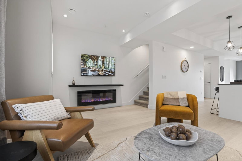 83 - 7381 Preston Boulevard
