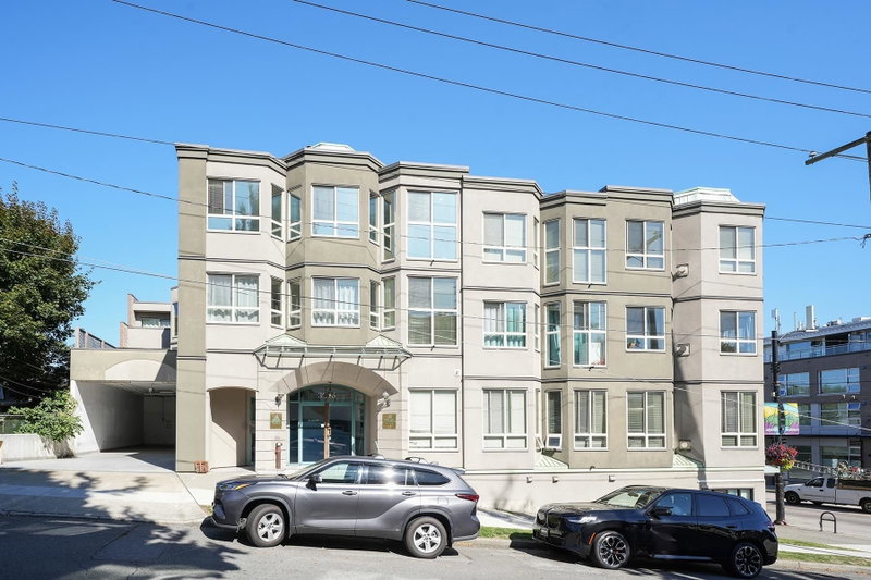 305 - 3615 17th Avenue W