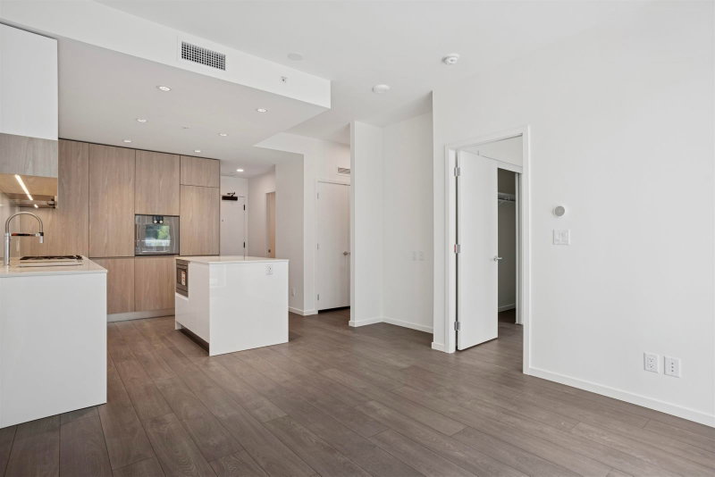 548 - 6500 Minoru Boulevard