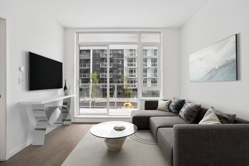 548 - 6500 Minoru Boulevard