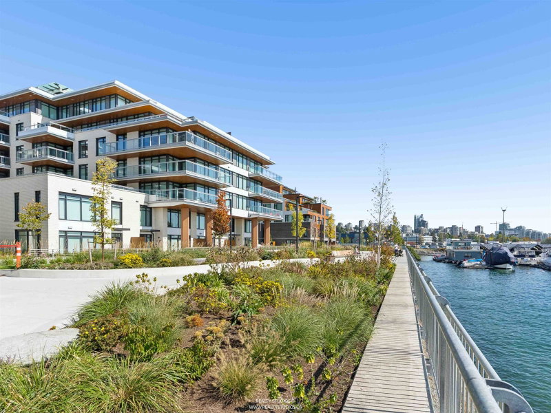 302 - 777 Harbour Way