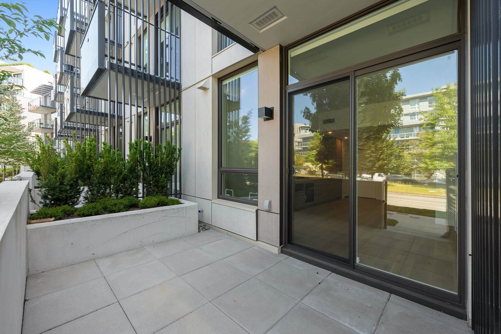 1XX - 5212 Cambie Street 3