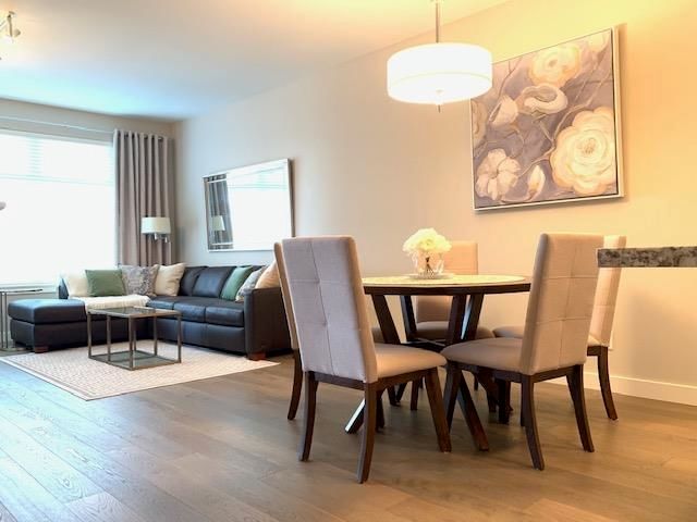 #211 - 5011 Springs Boulevard 3