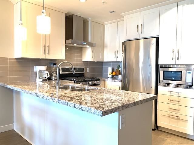 #211 - 5011 Springs Boulevard 4
