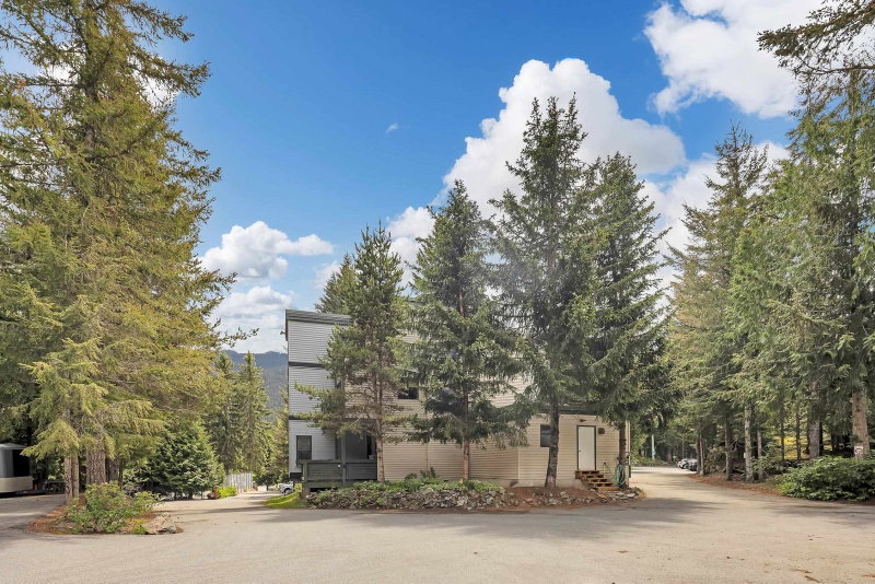 K205 - 1400 Alta Lake Road