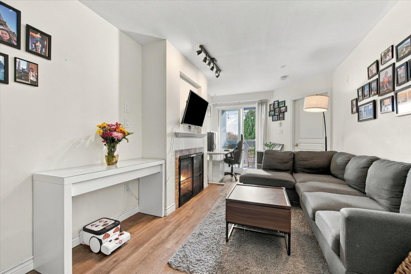 323 - 760 Kingsway