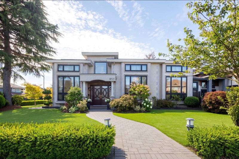 8511 Sunnywood Drive