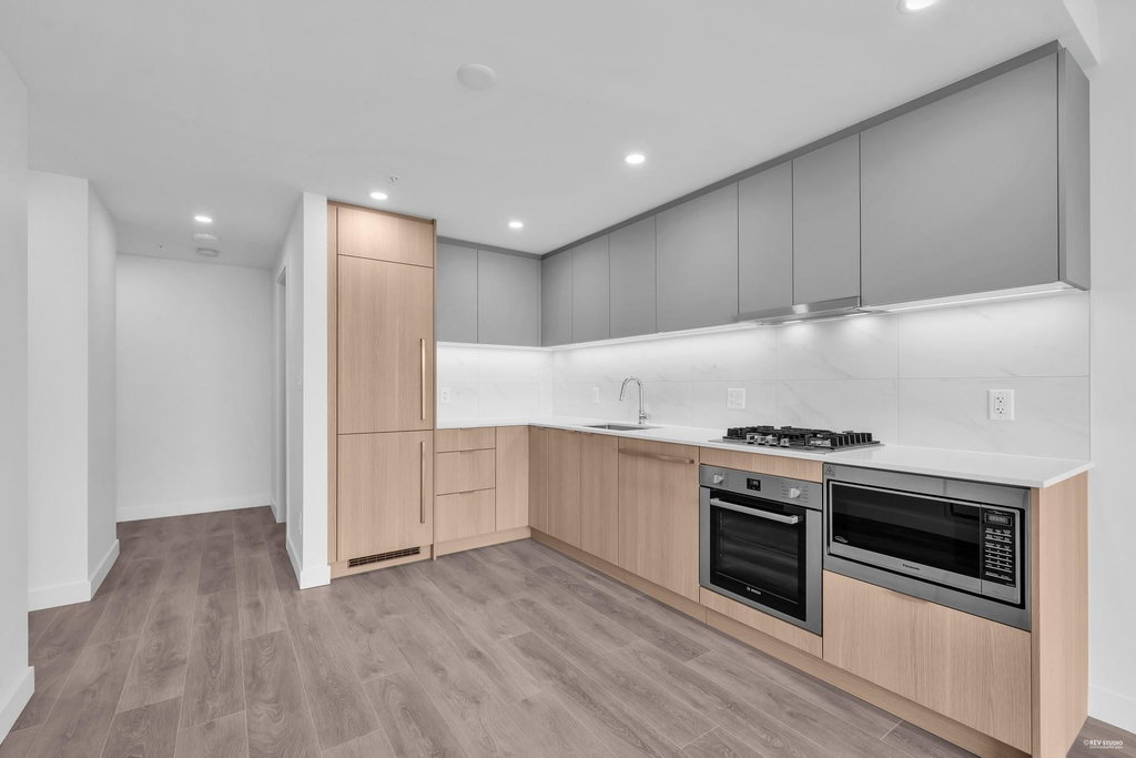 21XX - 318 Alderson Avenue 2