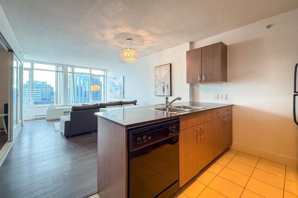 2113 - 610 Granville Street 3