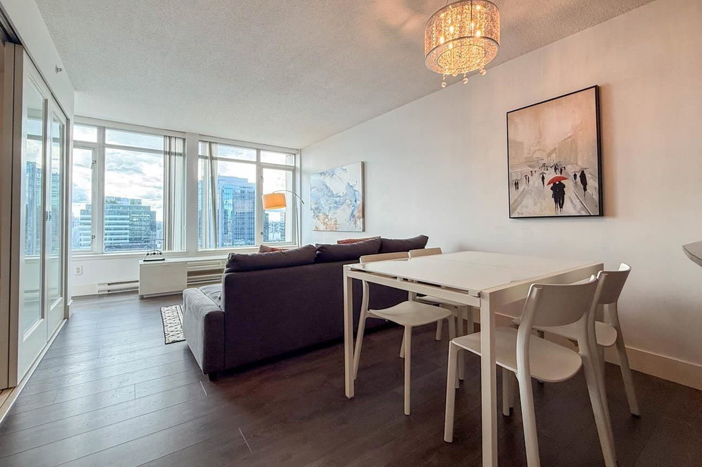 2113 - 610 Granville Street 4