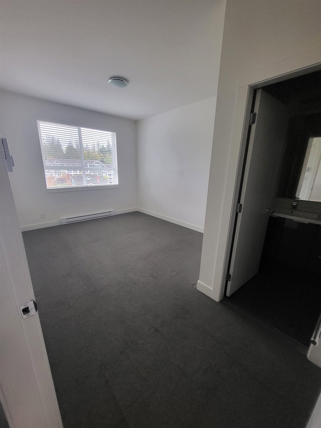 402 - 16398 AVENUE 64 Avenue 5