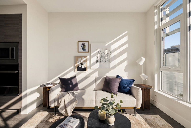 407 - 3438 Sawmill Crescent